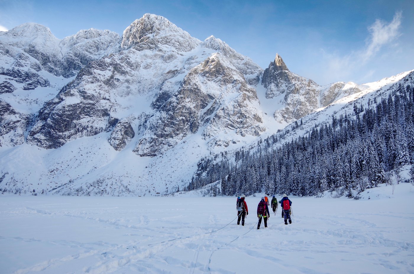 Jak zacząć chodzić po górach zimą?